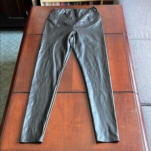 Wilfred Free by Aritzia black vegan leather leggings size large